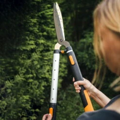 Fiskars SmartFit Teleskop Heckenschere 9 Fiskars SmartFit Teleskop Heckenschere -LECHUZA Verkaufs-Shop 0920300643 SmartFit Teleskop Heckenschere HS86 6 107021